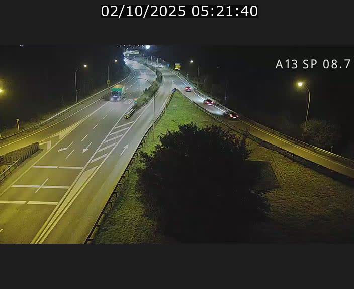 Traffic live webcam Luxembourg Jonction Lankelz - A13 direction Pétange - BK 8.7 