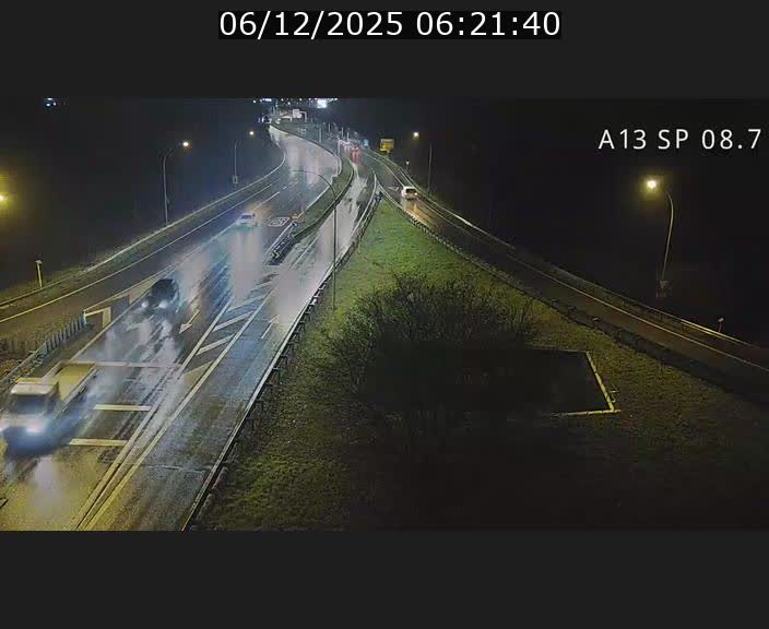 Traffic live webcam Luxembourg Jonction Lankelz - A13 direction Pétange - BK 8.7 