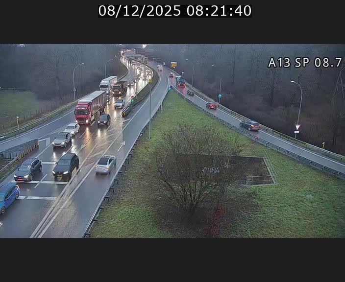 Traffic live webcam Luxembourg Jonction Lankelz - A13 direction Pétange - BK 8.7
