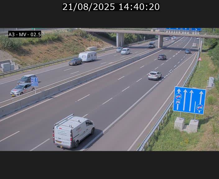 Webcam autoroute A3 au Luxembourg à proximité de la Croix de Gasperich. Vue orientée vers Luxembourg