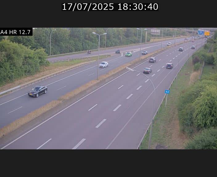 Traffic live webcam Luxembourg Esch sur Alzette - A4 - BK 12.7 - direction Esch-Belval