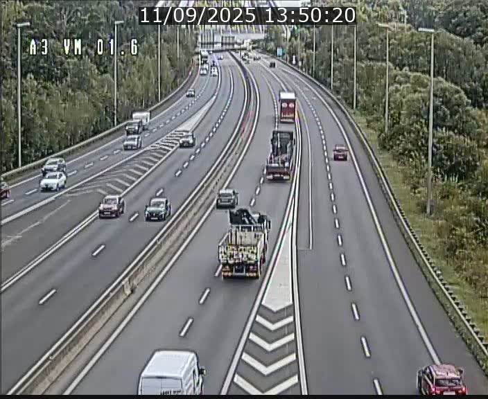 Traffic live webcam Luxembourg - Croix de Gasperich - A3 - BK 1.6 - direction France/Aire de Berchem