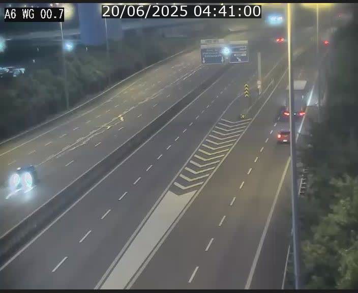 Traffic live webcam Luxembourg Croix de Cessange - A6 - BK 0.7 - direction A3 France