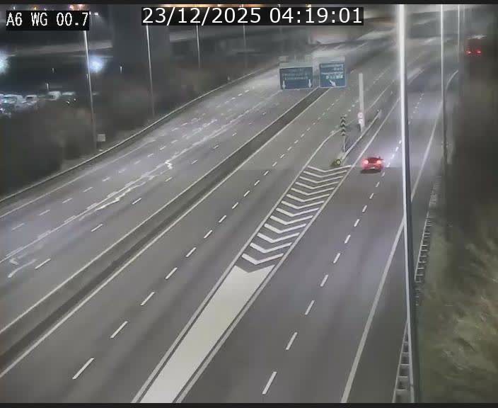 Traffic live webcam Luxembourg Croix de Cessange - A6 - BK 0.7 - direction A3 France