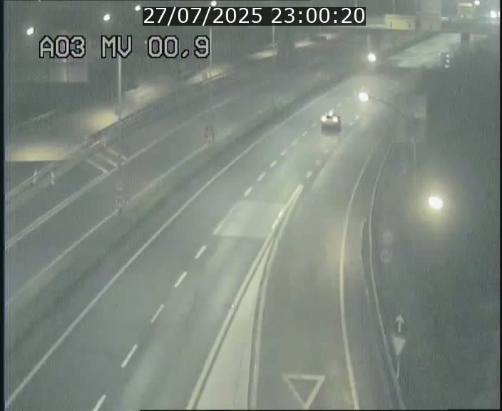 Traffic live webcam Luxembourg Croix de Gasperich - A3 - BK 0.4 - direction Luxembourg