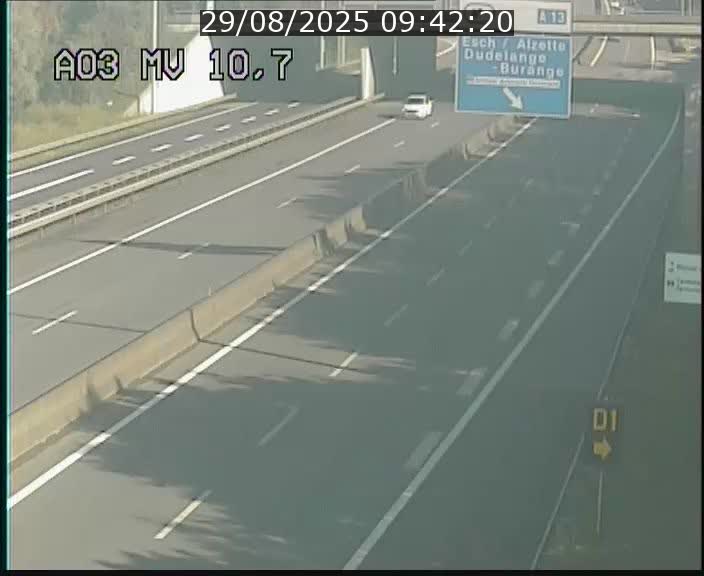 Traffic live webcam Luxembourg Croix de Bettembourg - A3 - BK 10.7 - direction France