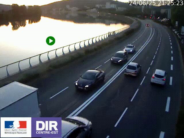 Webcam sur le quai Parjot à Vienne, aux Portes de Lyon, sur la Nationale 7, à la jonction avec le boulevard du Rhône-nord (D1407), caméra orientée vers Lyon