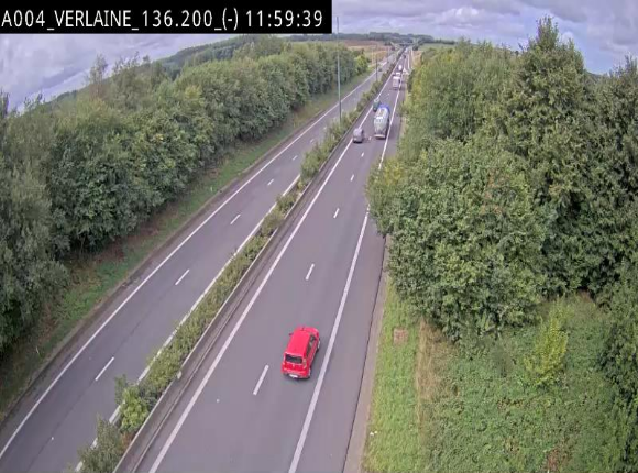 Webcam sur l'E411 à hauteur du pont surplombant la N40, à proximité de la sortie 26 Verlaine - Libramont-Chevigny. Vue orientée vers Namur