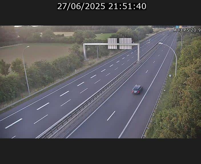 Traffic live webcam Luxembourg Croix de Bettembourg, rond-point d'Hellange - A13 direction Allemagne - BK 20.9