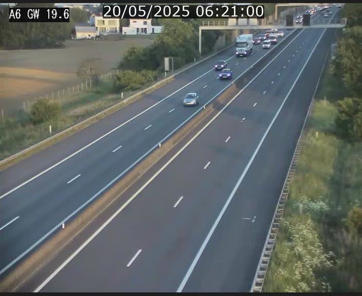 Traffic live webcam Luxembourg - Steinfort - A6 - BK 19.6 - direction Belgique