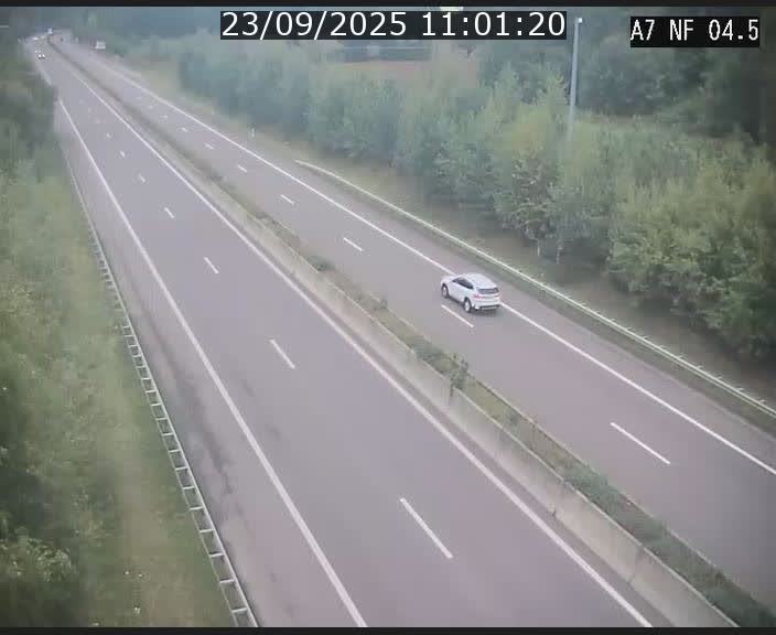 Caméra autoroute Luxembourg A7 - Passage à gibier Rëngelbour - direction Tunnel Grouft