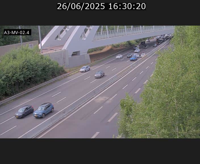 Webcam autoroute de la France (A3) au Luxembourg à Fentange, à proximité de la Croix de Gasperich. Vue orientée vers la Cloche d'Or