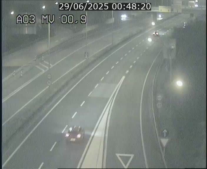 Traffic live webcam Luxembourg Croix de Gasperich - A3 - BK 0.4 - direction Luxembourg