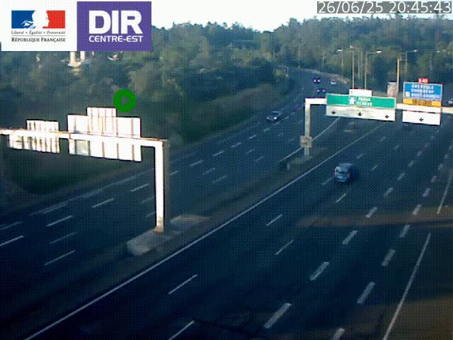 Caméra de circulation routière sur le boulevard périphérique Laurent Bonnevay de Lyon (D383) à hauteur de Bron, avant la jonction avec l'A43. Vue orientée vers l'échangeur