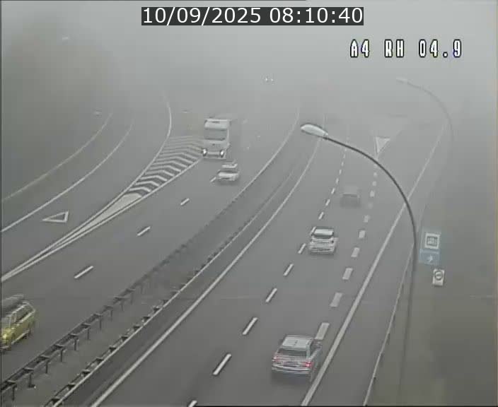 Traffic live webcam Luxembourg Leudelange - A4 - BK 4.9 - direction Luxembourg