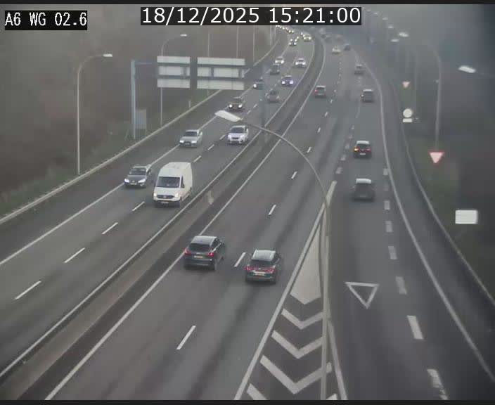 Traffic live webcam Luxembourg Croix de Cessange - A6 - BK 2.6 - direction France/Allemagne