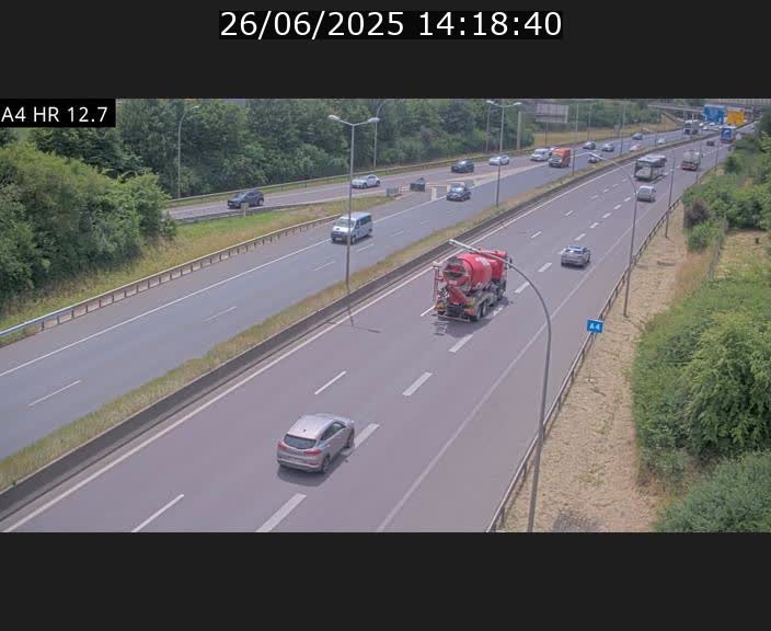 Traffic live webcam Luxembourg Esch sur Alzette - A4 - BK 12.7 - direction Esch-Belval