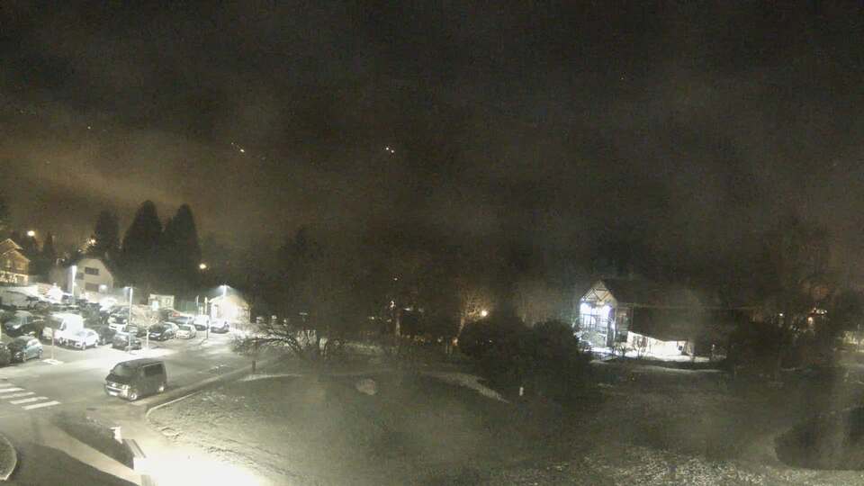 Webcam au niveau de la mairie du village du Bourg d'Oisans, aux pieds de l'Alpe d'Huez et aux portes du parc des Écrins