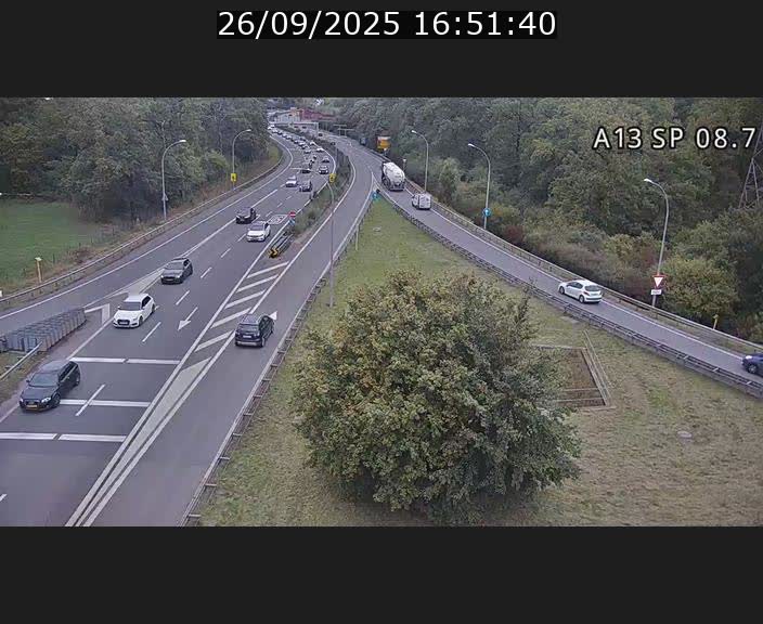 Traffic live webcam Luxembourg Jonction Lankelz - A13 direction Pétange - BK 8.7 