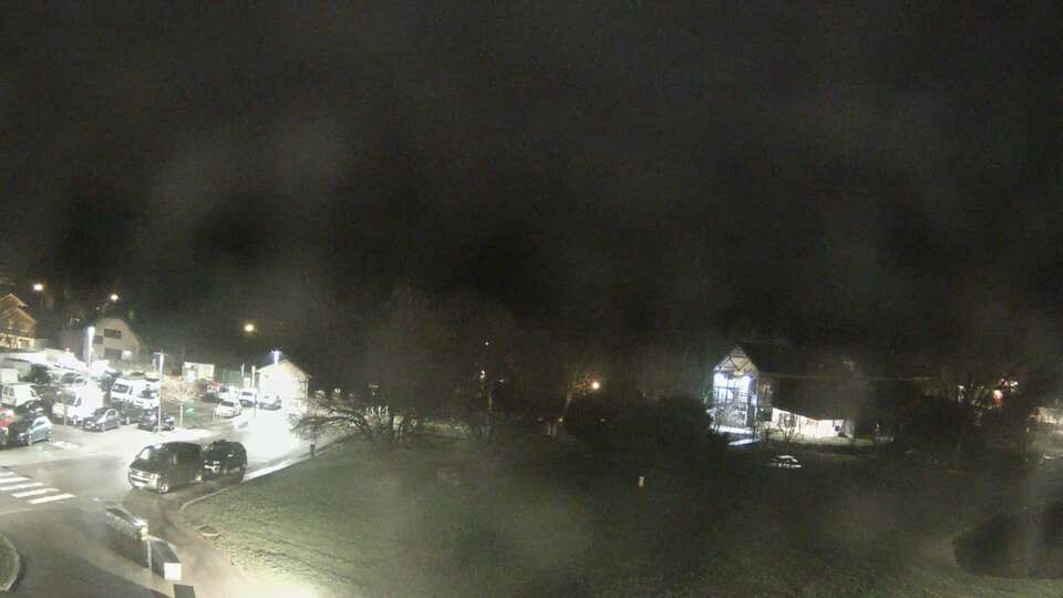 Webcam au niveau de la mairie du village du Bourg d'Oisans, aux pieds de l'Alpe d'Huez et aux portes du parc des Écrins