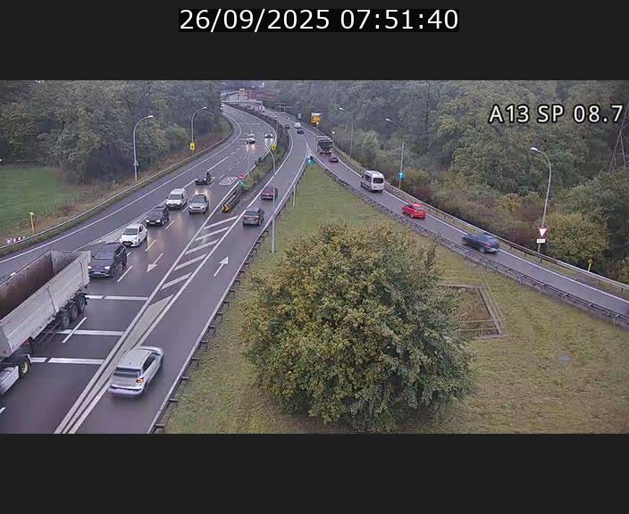 Traffic live webcam Luxembourg Jonction Lankelz - A13 direction Pétange - BK 8.7 