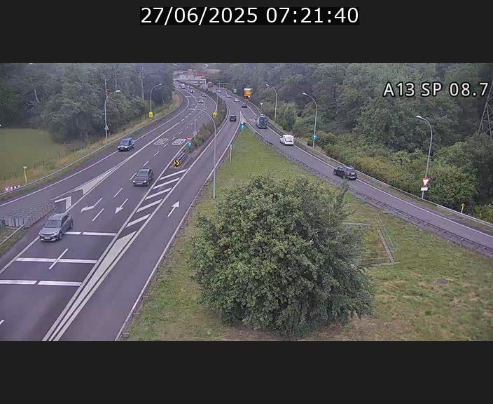 Traffic live webcam Luxembourg Jonction Lankelz - A13 direction Pétange - BK 8.7 