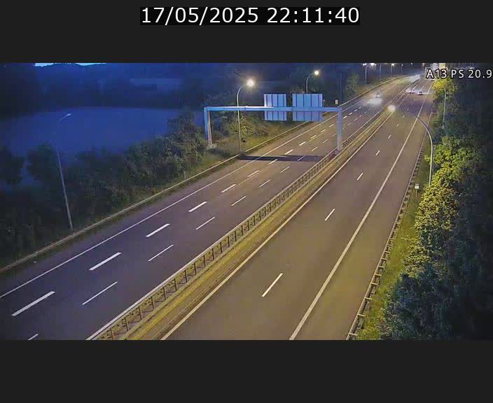 Traffic live webcam Luxembourg Croix de Bettembourg, rond-point d'Hellange - A13 direction Allemagne - BK 20.9