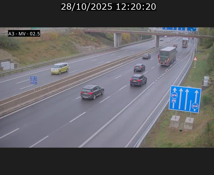 Webcam autoroute A3 au Luxembourg à proximité de la Croix de Gasperich. Vue orientée vers Luxembourg