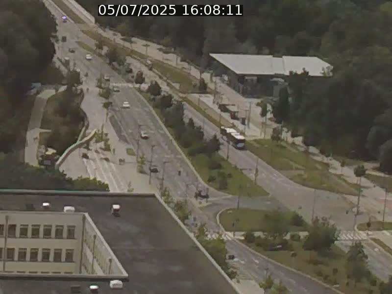 Webcam sur l'avenue John Fitzgerald Kennedy (N51) avec vue sur le Pont rouge (Pont Grande Duchesse Charlotte), l'arrêt Pfaffenthal et l'entrée du quartier Kirchberg