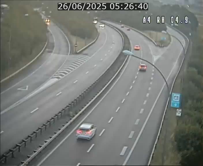 Traffic live webcam Luxembourg Leudelange - A4 - BK 4.9 - direction Luxembourg