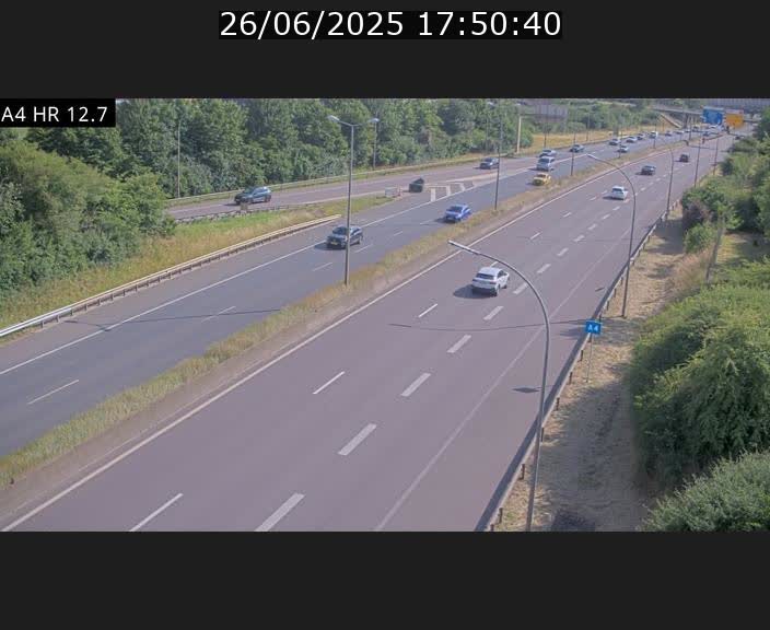 Traffic live webcam Luxembourg Esch sur Alzette - A4 - BK 12.7 - direction Esch-Belval