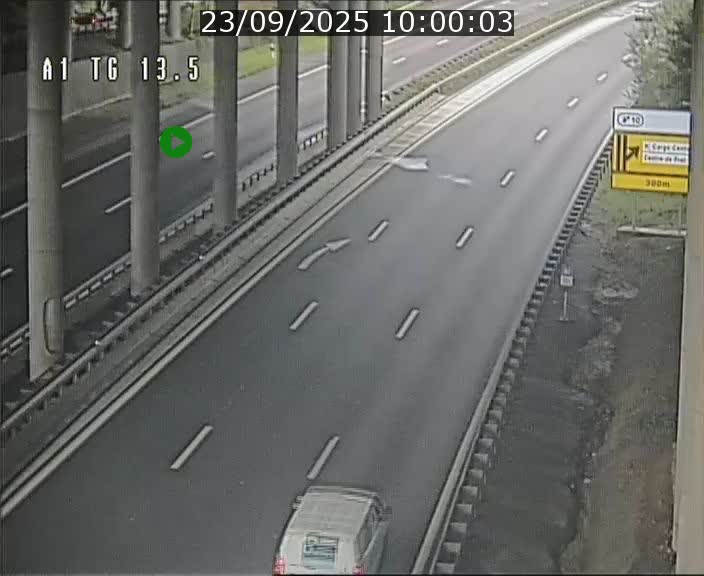 Traffic live webcam Luxembourg Senningen - A1 direction Luxembourg - BK 13.5