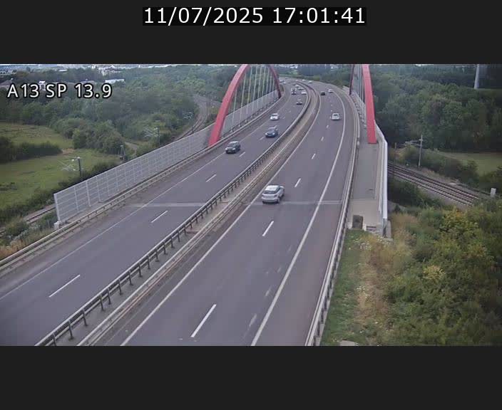 Traffic live webcam Luxembourg Kayl - A13 direction Esch-sur-Alzette/Luxembourg-ville - BK 13.9