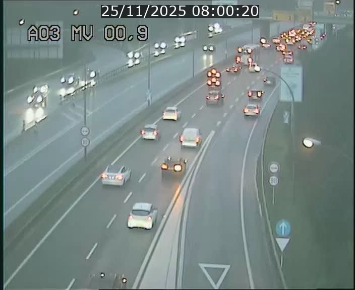 Traffic live webcam Luxembourg Croix de Gasperich - A3 - BK 0.4 - direction Luxembourg