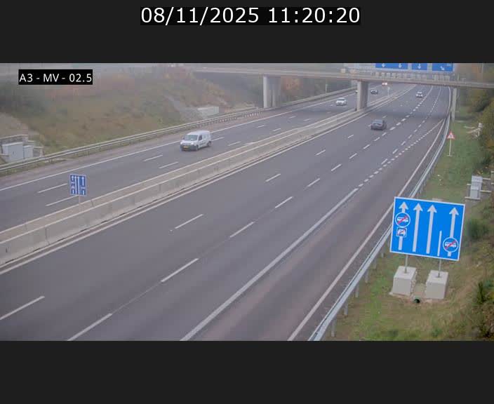 Webcam autoroute A3 au Luxembourg à proximité de la Croix de Gasperich. Vue orientée vers Luxembourg