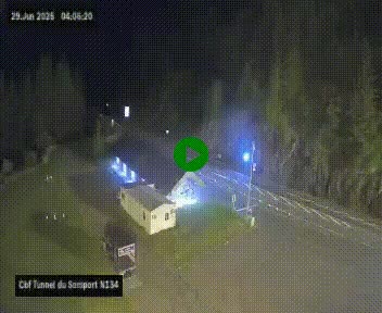 Webcam à l'entrée du tunnel du Somport, côté français, sur la N134, dans les Pyrénées, en direction de l'Espagne, à 1116 mètres d'altitude