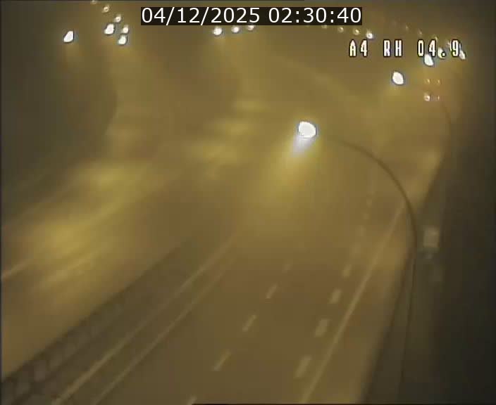 Traffic live webcam Luxembourg Leudelange - A4 - BK 4.9 - direction Luxembourg