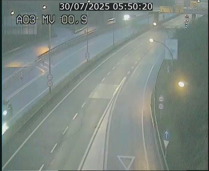 Traffic live webcam Luxembourg Croix de Gasperich - A3 - BK 0.4 - direction Luxembourg