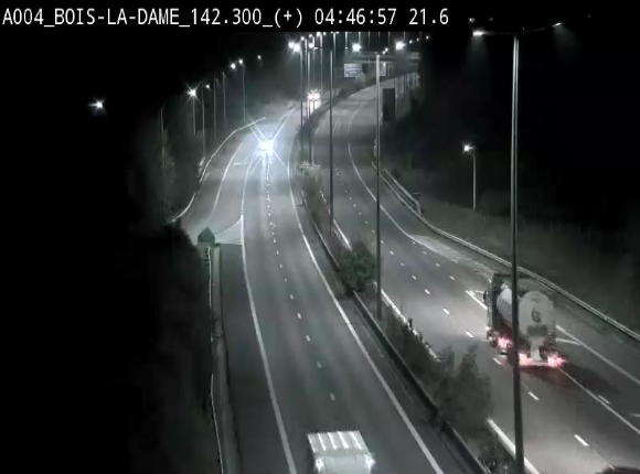 Webcam située entre la sortie 29 Neufchâteau et la jonction avec l'E25 en direction de Liège et Luxembourg