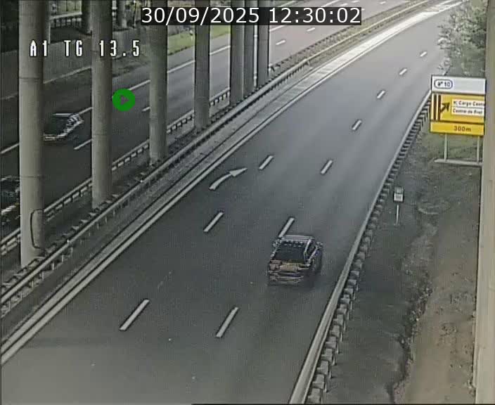 Traffic live webcam Luxembourg Senningen - A1 direction Luxembourg - BK 13.5