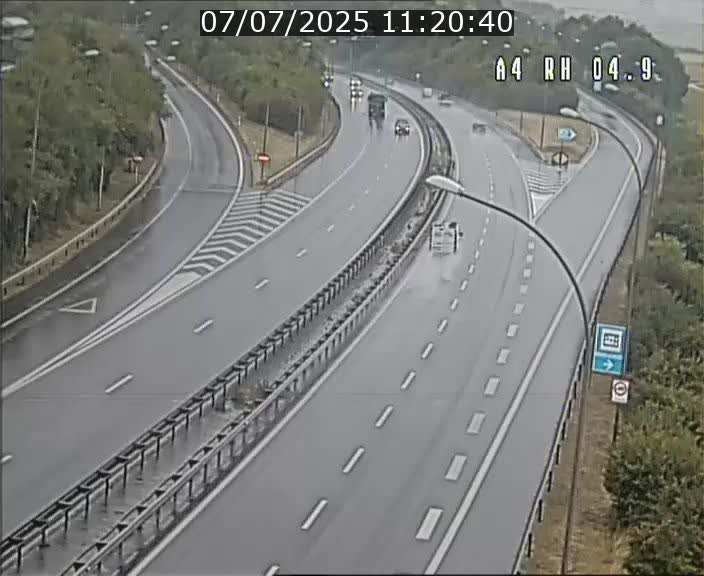 Traffic live webcam Luxembourg Leudelange - A4 - BK 4.9 - direction Luxembourg