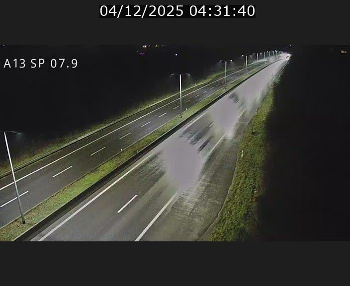 Traffic live webcam Luxembourg Jonction Lankelz - A13 direction Pétange - BK 7.9