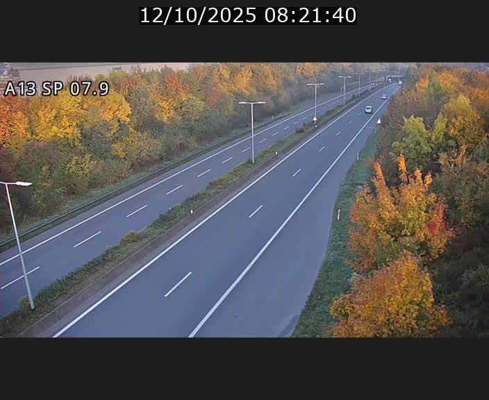 Traffic live webcam Luxembourg Jonction Lankelz - A13 direction Pétange - BK 7.9