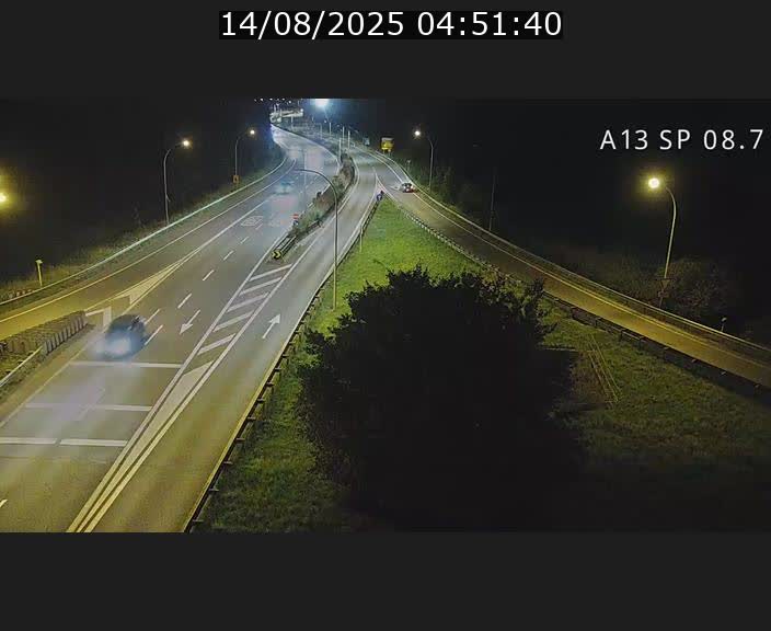 Traffic live webcam Luxembourg Jonction Lankelz - A13 direction Pétange - BK 8.7 