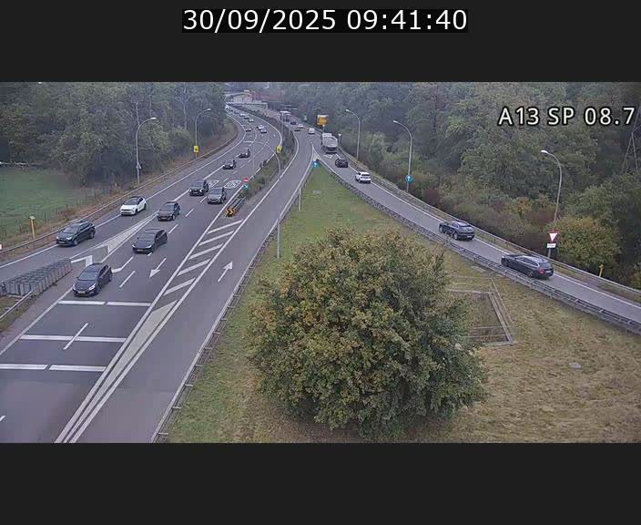 Traffic live webcam Luxembourg Jonction Lankelz - A13 direction Pétange - BK 8.7 