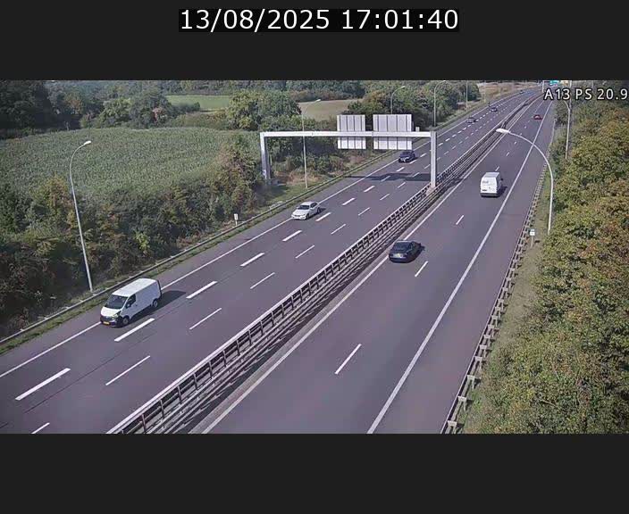 Traffic live webcam Luxembourg Croix de Bettembourg, rond-point d'Hellange - A13 direction Allemagne - BK 20.9