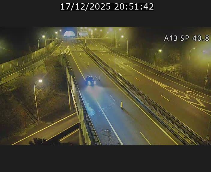Webcam avec vue sur l'entrée côté allemand du tunnel Markusbierg à Schengen. Vue orientée vers le tunnel et Bettembourg