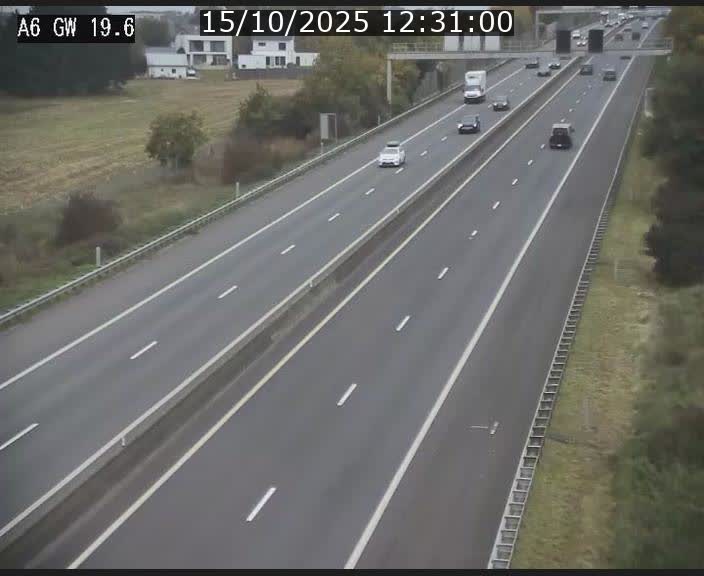 Traffic live webcam Luxembourg - Steinfort - A6 - BK 19.6 - direction Belgique