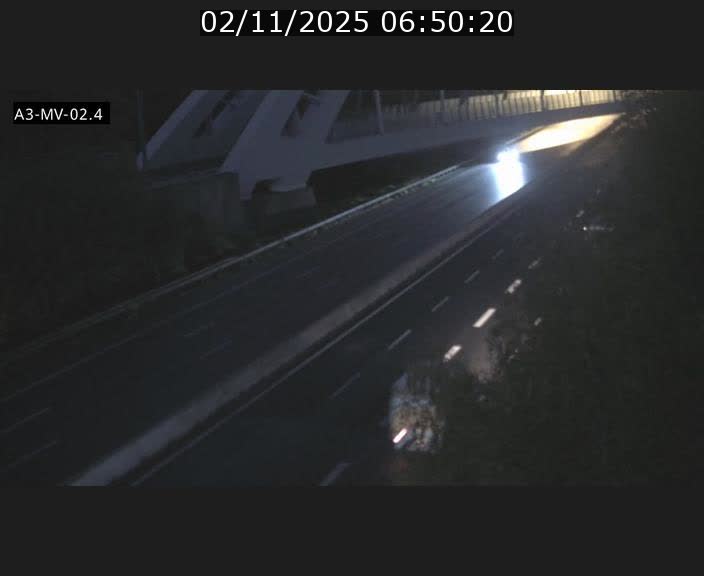 Webcam autoroute de la France (A3) au Luxembourg à Fentange, à proximité de la Croix de Gasperich. Vue orientée vers la Cloche d'Or