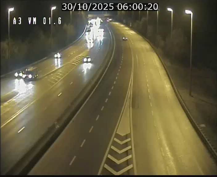 Traffic live webcam Luxembourg - Croix de Gasperich - A3 - BK 1.6 - direction France/Aire de Berchem